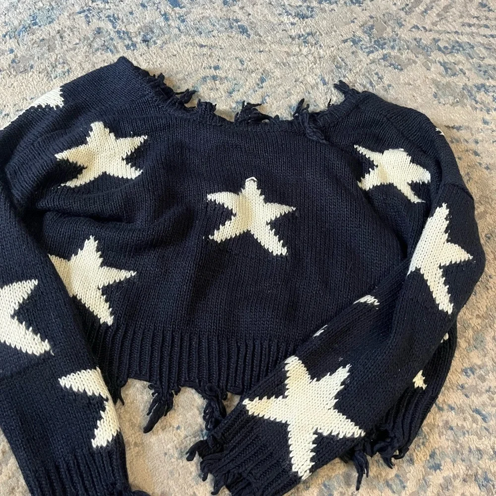 Miracle distressed star sweater S/M - Picture 2 of 4
